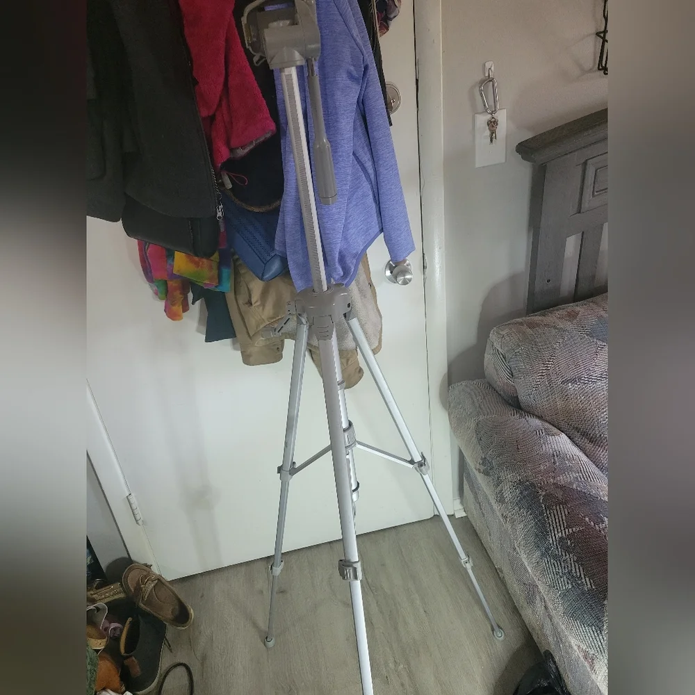 Targus floor standing camera tripod max 58